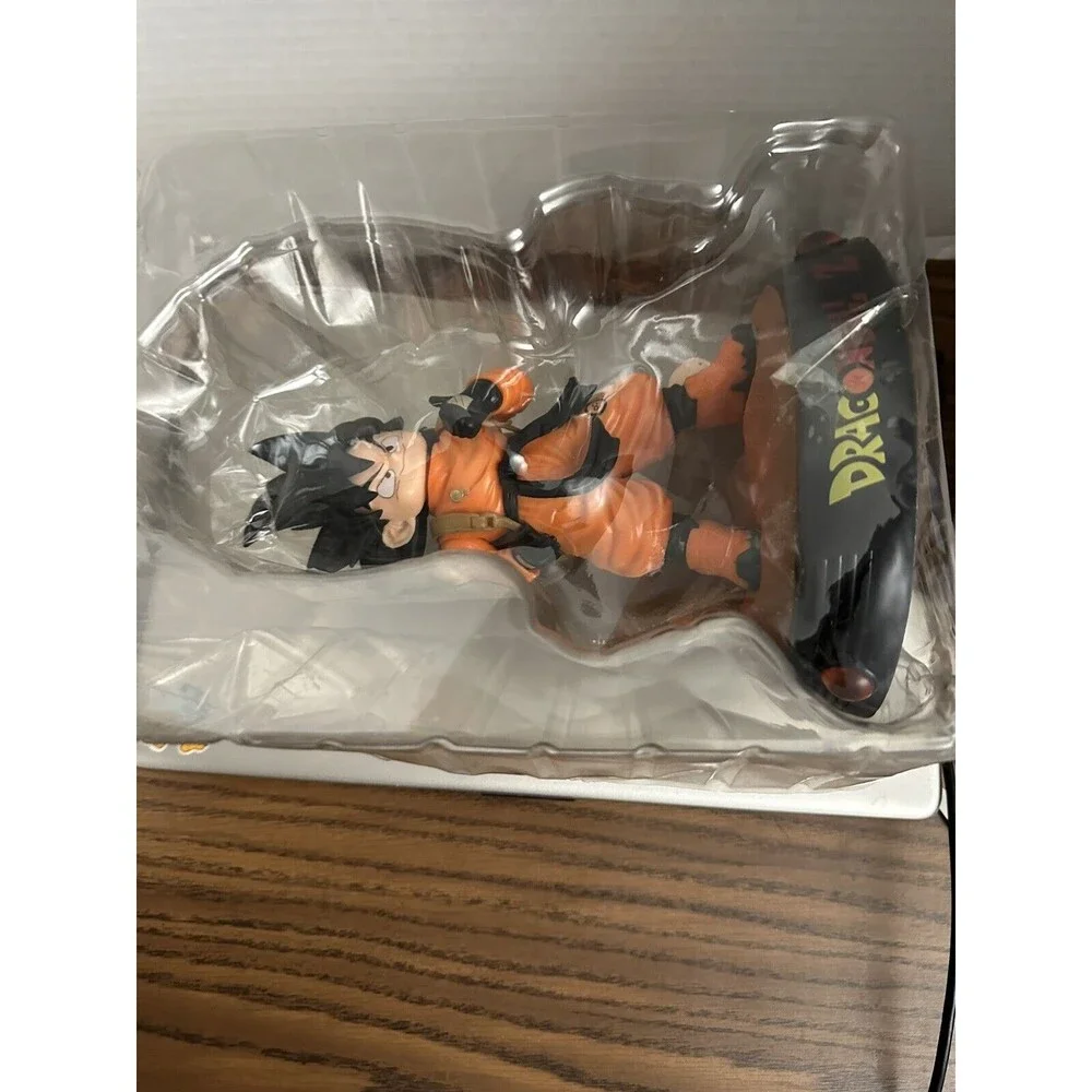 Kid Goku Q Version Dragon Ball Z, 7 Inches Plus Base, Extra Head Box Damage